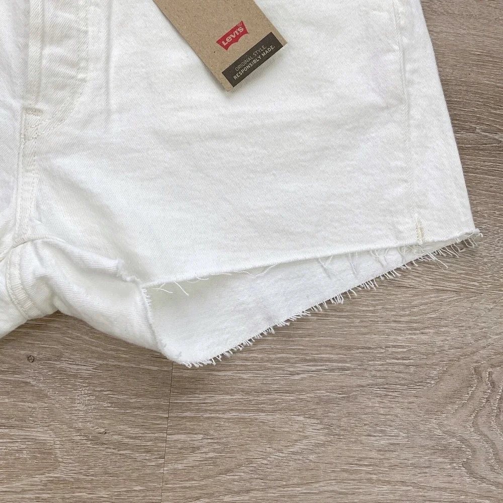 Levis Shorts Womens 33 Ivory Button Fly‎ Cutoff High Waisted Denim NWT